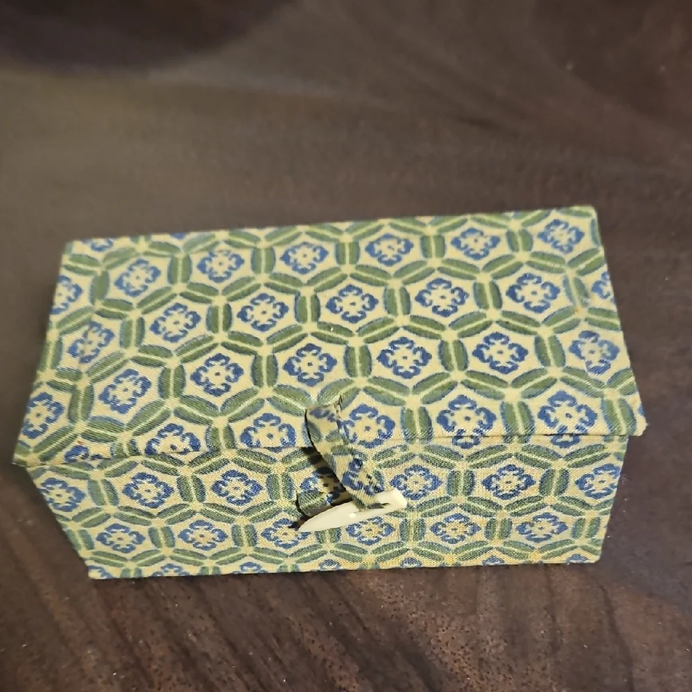 Geometric Patterned Box - Picture 1 of 4